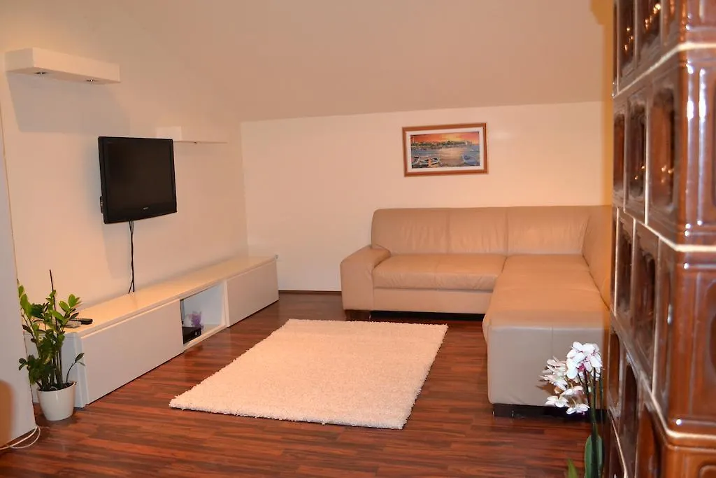 Apartments Danijela ザダル